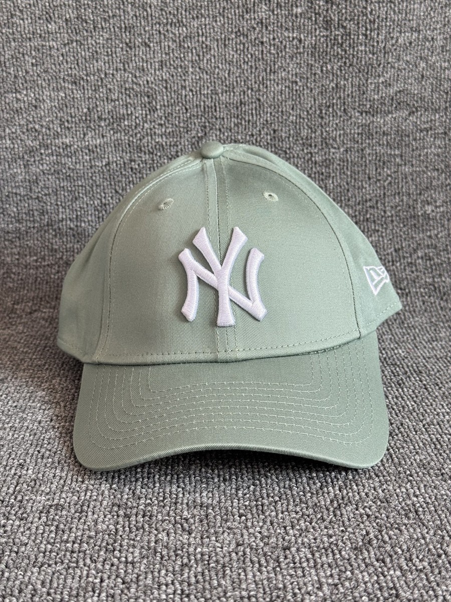 New Era New York Yankees 9FORTY Strapback Hat Sage Green One Size Cap