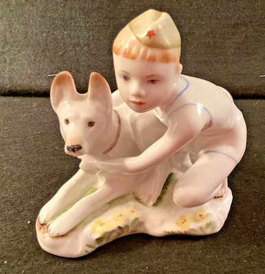 Porcelain figurine ''Young Border Guard'' , Lfz USSR