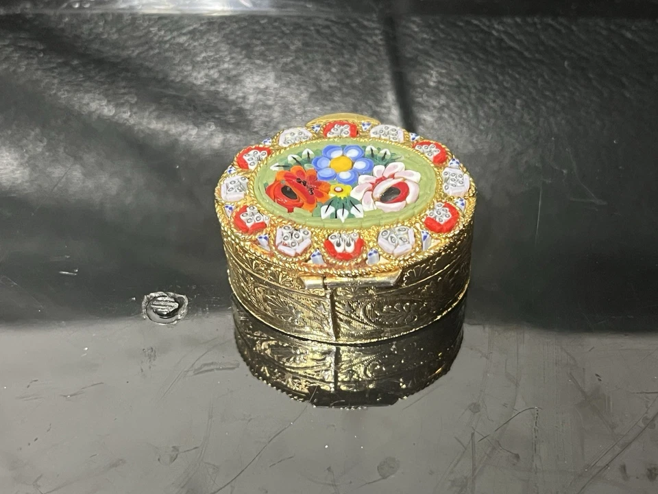 Pastillero o baratija vintage Italia micro mosaico floral B tono dorado. Gran color. Foto 4 de 4