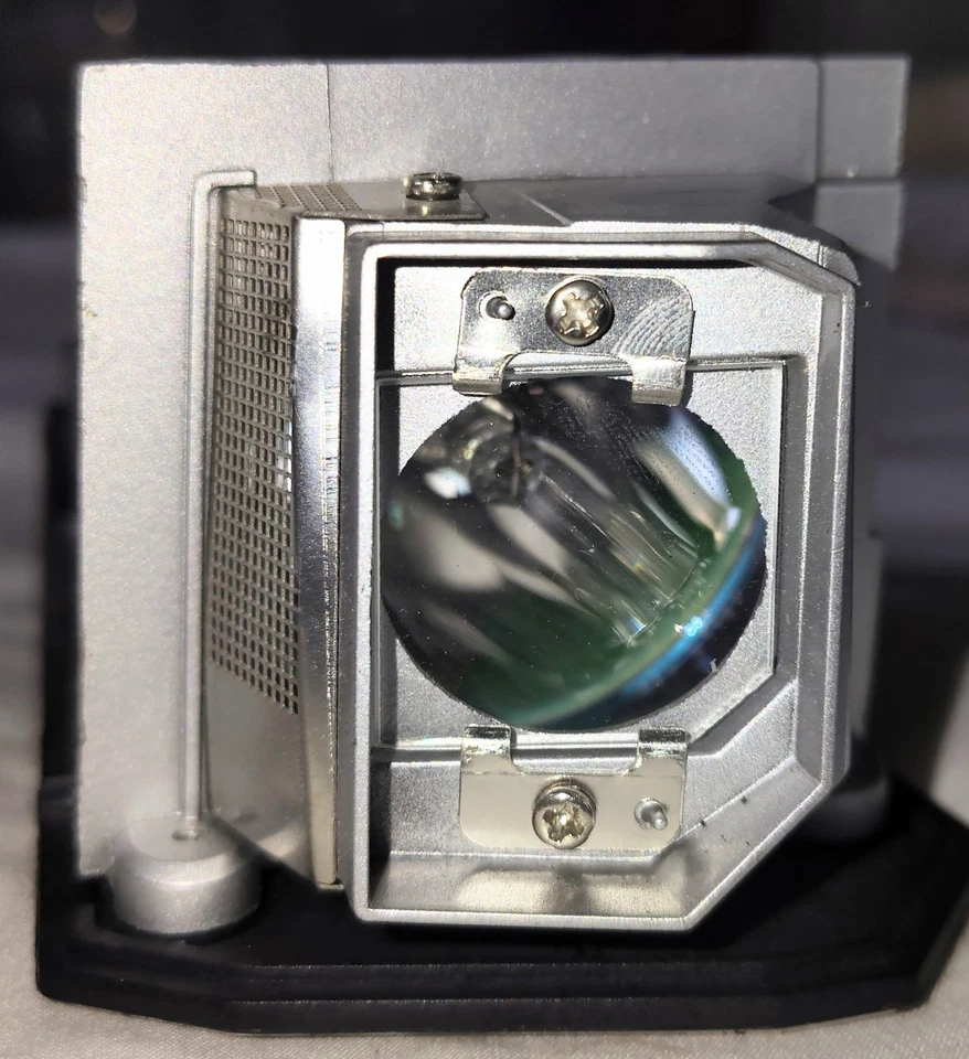 Projector Lamp W/Housing Philips AM0056327 For HD25-LV, DH1011, and others bulb - Image 3 of 4