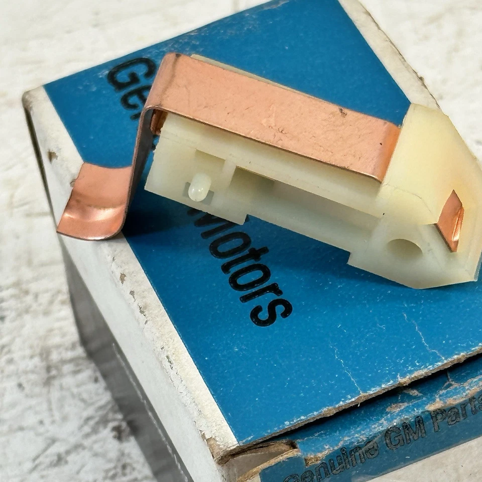 Nuevo interruptor de alarma de freno de estacionamiento Chevy Buick Olds Caddy Pontiac 1971-80 GM 1241639 Foto 4 de 4