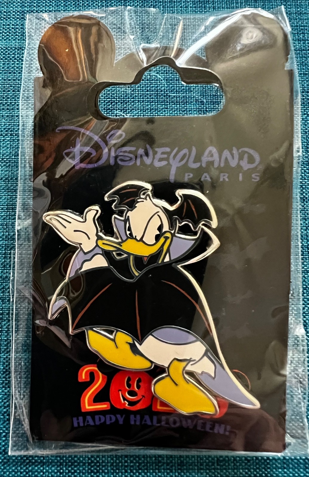 2020 Disney DLP DLRP Paris Halloween Donald as Vampire Pin Brand New/NIP
