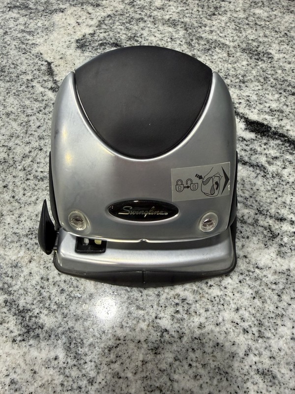 Swingline 2 Hole Punch Model 74055 ACCO Brands Inc Tested and Works