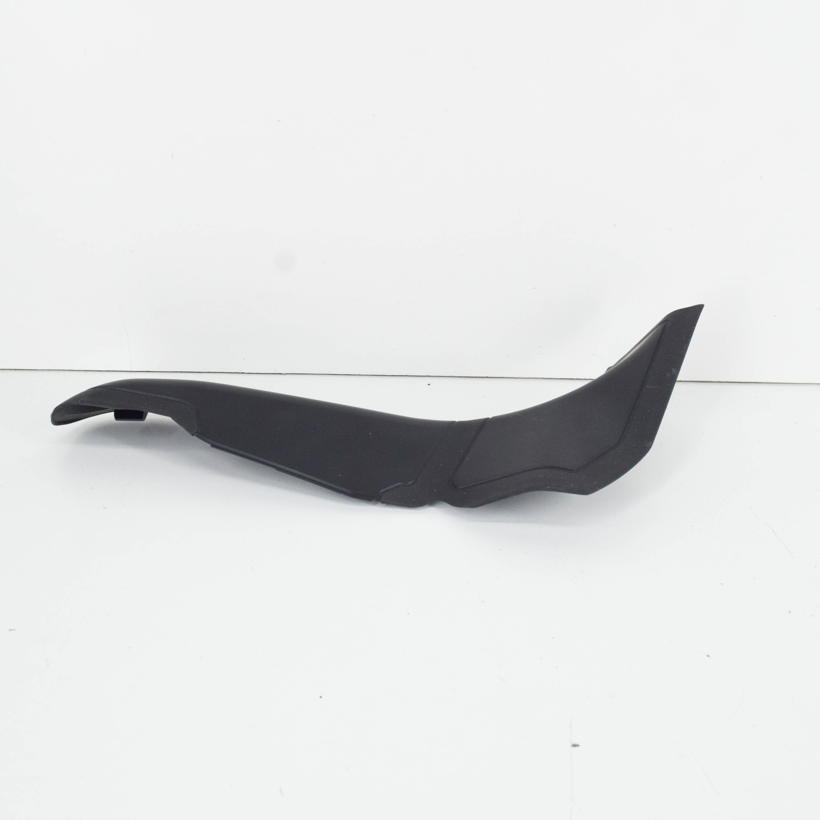 OEM BMW F90 G30 G38 Tail Light Finisher Trunk Lid Left 7382959 