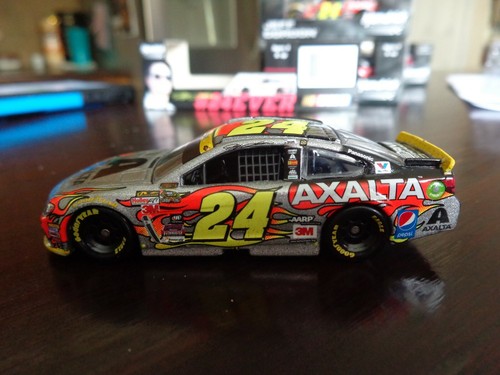 JEFF GORDON #24 AXALTA HOMESTEAD RACE VERSION 2015 CHEVY SS ACTION 1/64 LTD ED - Picture 3 of 11
