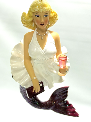RARE December Diamonds (Marilyn) Merry Merlot Christmas Ornament Decor 7"x2.5" - Picture 4 of 6