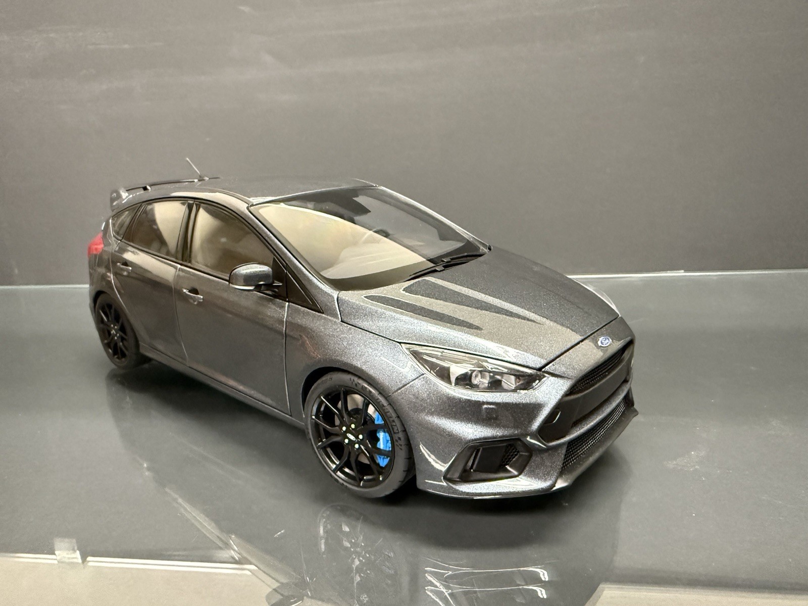 AUTOart Ford Focus RS Mk3 2016 Magnetic Grey 72954