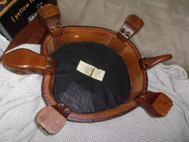 Табурет для ног Zeckos Elegant Turtle оттоманка / ретро - Изображение 2 из 4