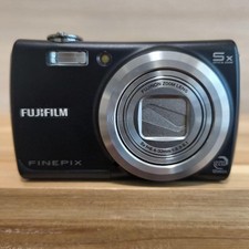FUJIFILM FINEPIX F100 fd Compact Digital Camera 12MP Black Excellent Condition