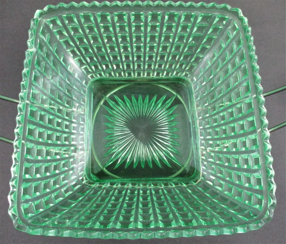 绿色凡士林乌兰玻璃 - 方形华夫饼块 - 新娘篮子,柏利碗 — 第 4/4 张图片
