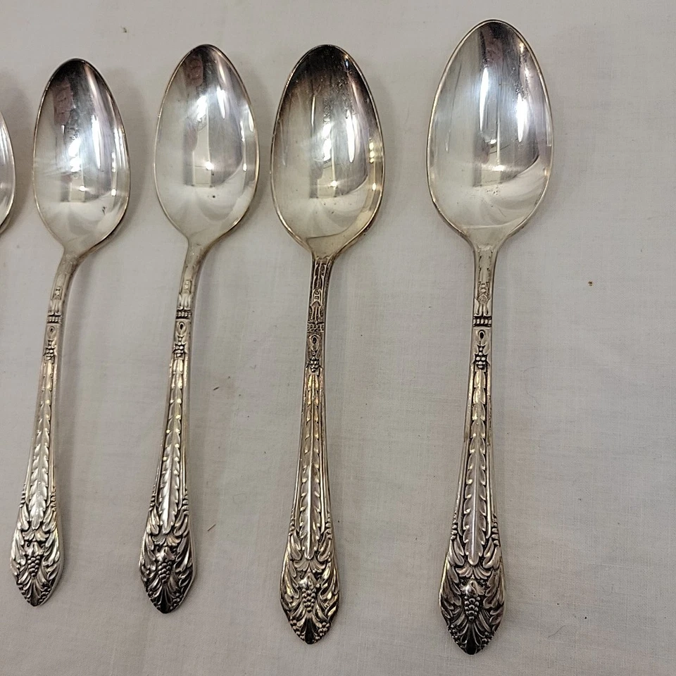 Six 1847 Rogers Bros IS Plateado Patrón Marquesa Lugar Cuchara 7 3/8" Foto 2 de 4