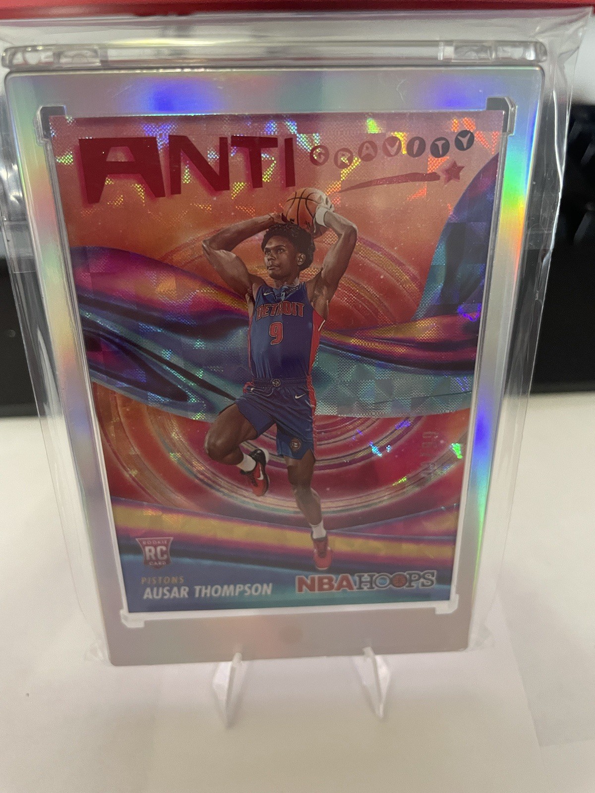 2023-24 Panini NBA Hoops Anti Gravity Ausar Thompson #18 Hyper Red 99/99 Omega