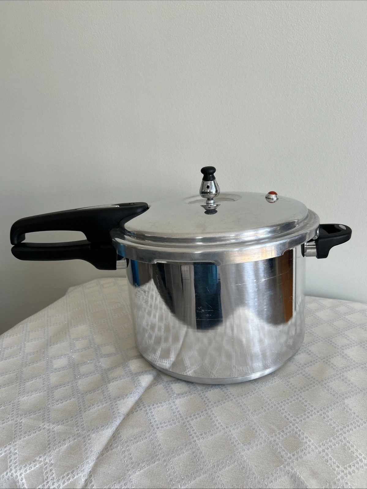 Mirro Polished Aluminum 8 Quart Pressure Cooker #92180