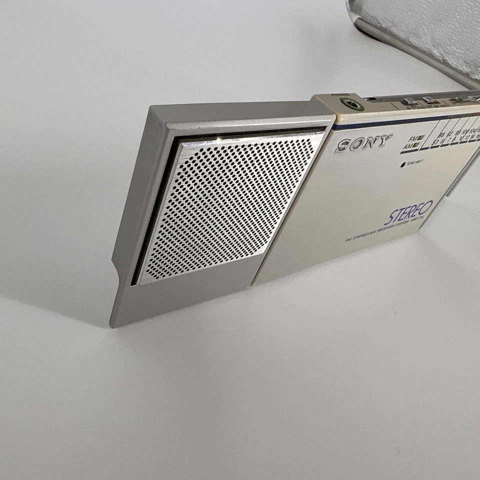 Vintage Sony SRS-F10 Walkman FM Stereo AM Receiver - Image 3 of 4