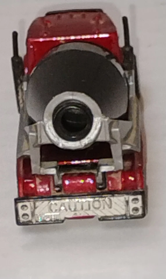 Vintage 1981 Matchbox Peterbilt Cement Mixer 1:80 Red - Black - White - Image 2 of 4