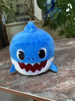  Pink Fong  Brand Blue Cube Daddy Shark Plush Singing w/ New button Batteries