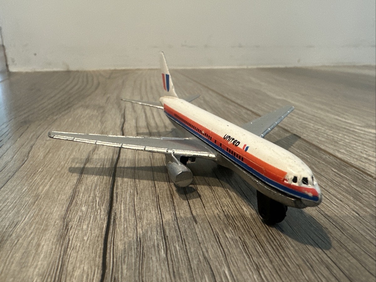 United Airlines Zee Toys Vintage Boeing 767 Toy Model Airplane | eBay