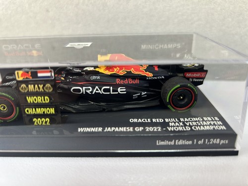 Max Verstappen 2022 Champion! Red Bull RB18 F1 Model 1/43 Minichamps - Imagen 7 de 9