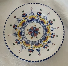 Lovely Hand Painted Italian Majolica 9.5" SERVING BOWL