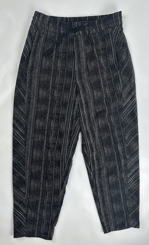 Athleta Arrival Ankle Pants Amara Stripe Black Drawstring Zip Pocket Size 6 - Picture 3 of 13
