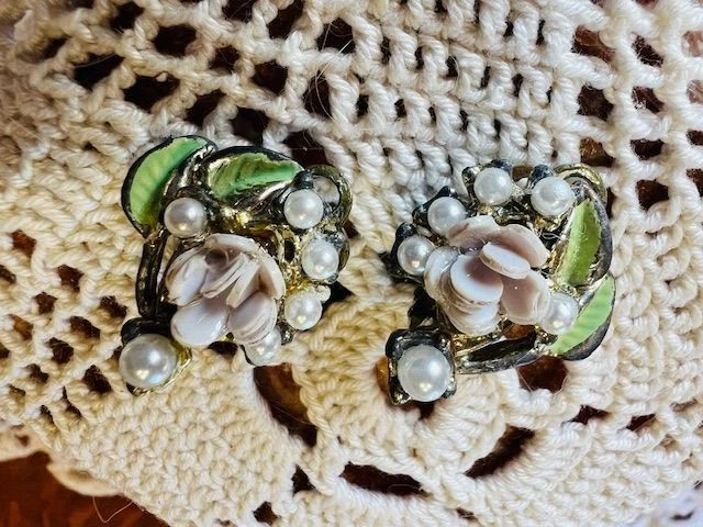 Ancienne Paire De Boucle D’oreille Metal Argenté créateur