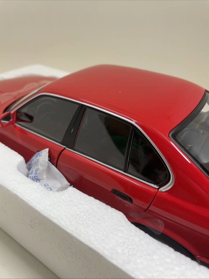 BMW 535i 1988 Red Mini champs 1/18 Eme - Photo 3/4