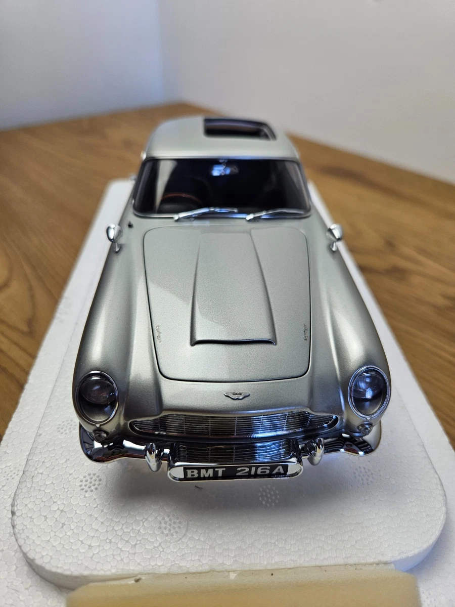 HOLDEN V2 MONARO CV8 bleu métal 1/18 AUTOart 73489 voiture miniature collection