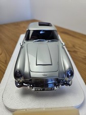 Aston Martin DB5 Goldfinger 1/18 AUTOart 70296 - WITH DEFECT (read description)!