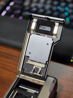 CONTAX T2 Carl Zeiss Sonnar 2.8/38 T Compact Film Camera Silver