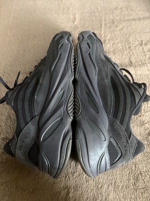 yeezy vanta 700 v2