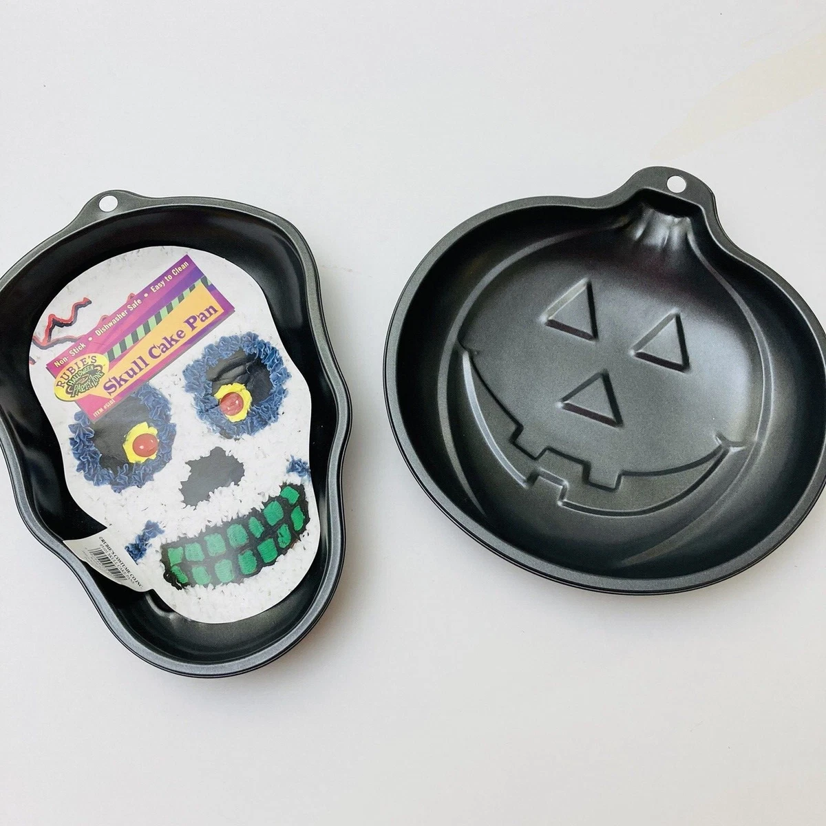 Halloween top cake pans
