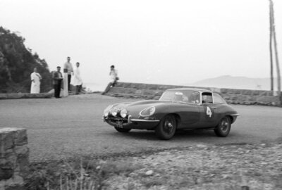 J Cuff & D Anderson Jaguar E type Rally Car 1962 Motor Racing Old Photo 3