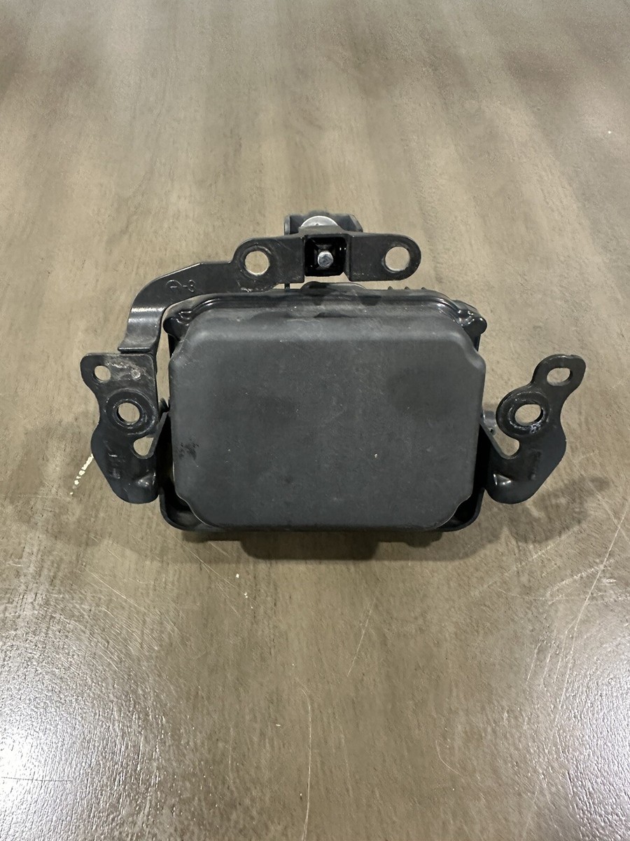 2016 - 2019 LEXUS RX350 FRONT CRUISE CONTROL DISTANCE SENSOR OEM