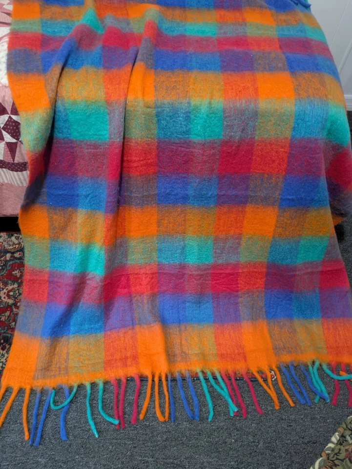 Мягкое нечеткое акриловое шерстяное одеяло в клетку Rainbow 44 X 65 с бахромой - Изображение 2 из 4