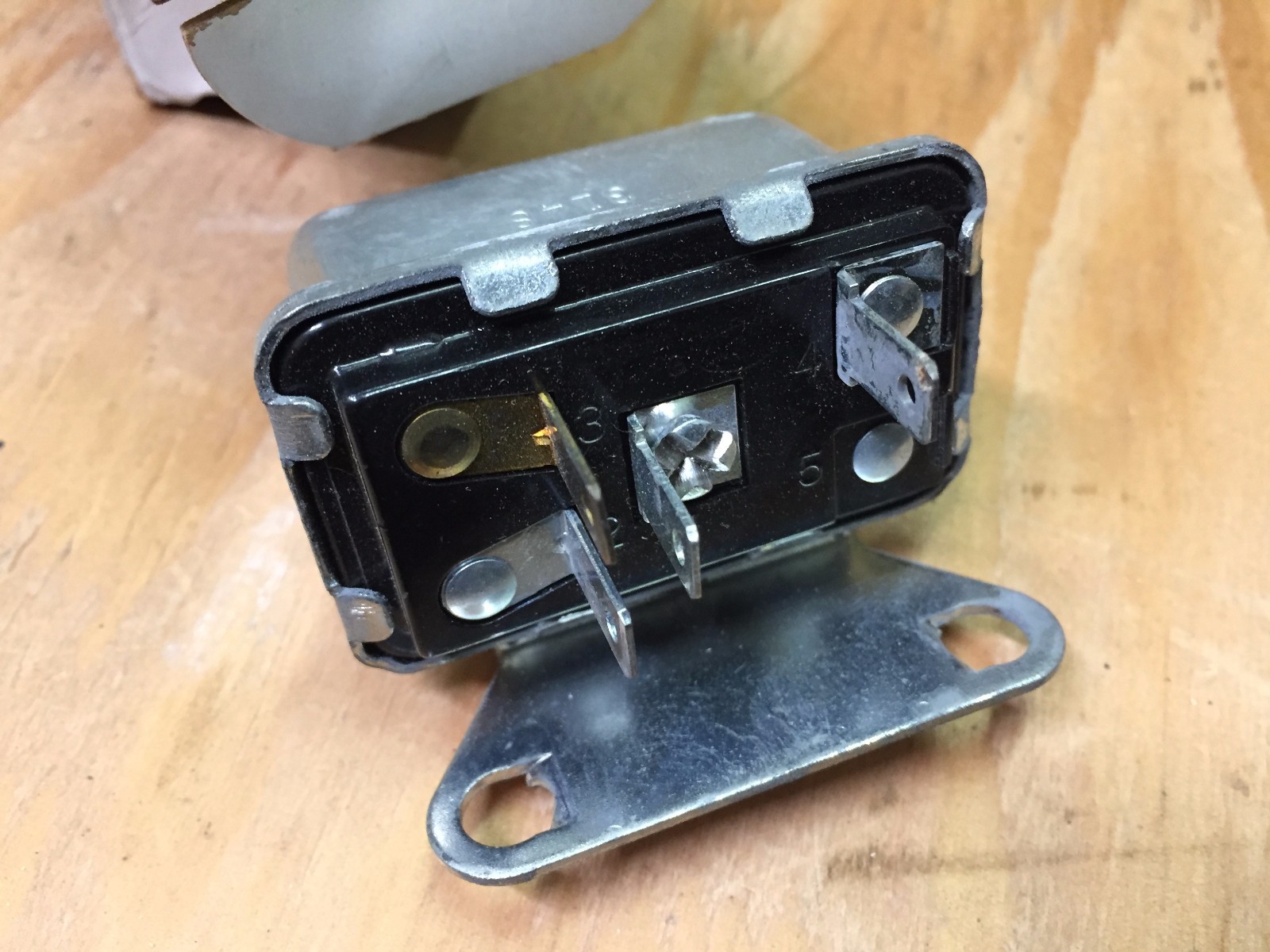 196368 CORVETTE 6768 FIREBIRD NOS GM A/C BLOWER CUT OUT RELAY 1365166