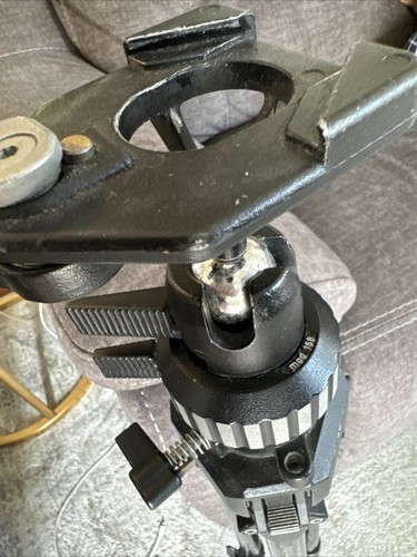 Manfrotto 055B Professional Tripod with mod 168 Ball Head - Picture 4 of 9