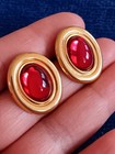 GORGEOUS Gripoix Oval gold Post Stud earrings. — photo 1