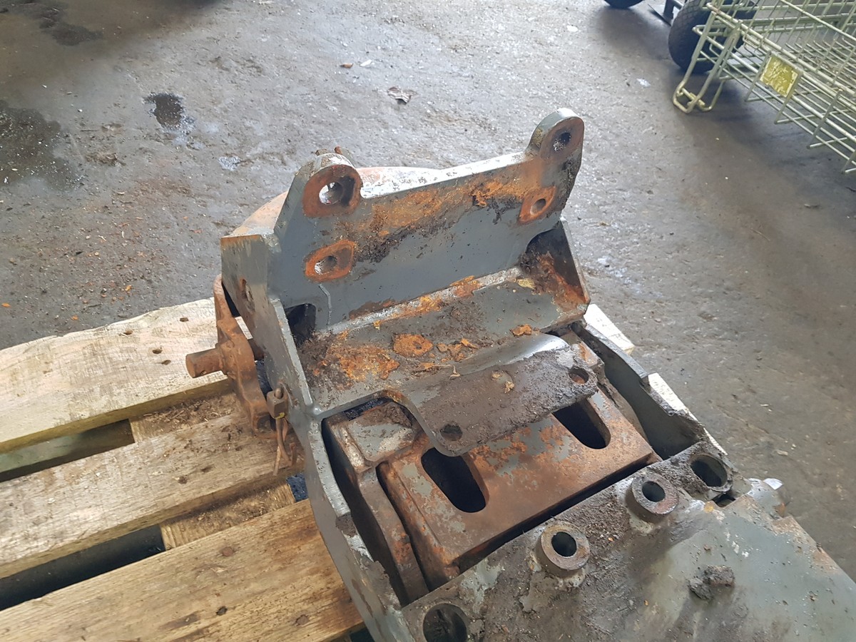 Fiat New Holland 60, TM, M 8160 Pick Up Hitch Parts 82012769 