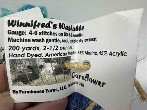 2 Rare Farmhouse Yarn Winnifred’s Washable Merino @ 200y 2.5oz Hand Dyed 2 Blues - Picture 4 of 5
