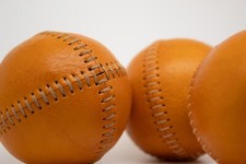 3er Set. Handgefertigte Jonglierbälle aus Leder – Used Look  Lederbälle