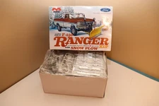 Moebius Models 1972 Ford F-250 4x4 with Snow Plow