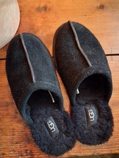 Ladies Ugg slippers black size uk5 never worn