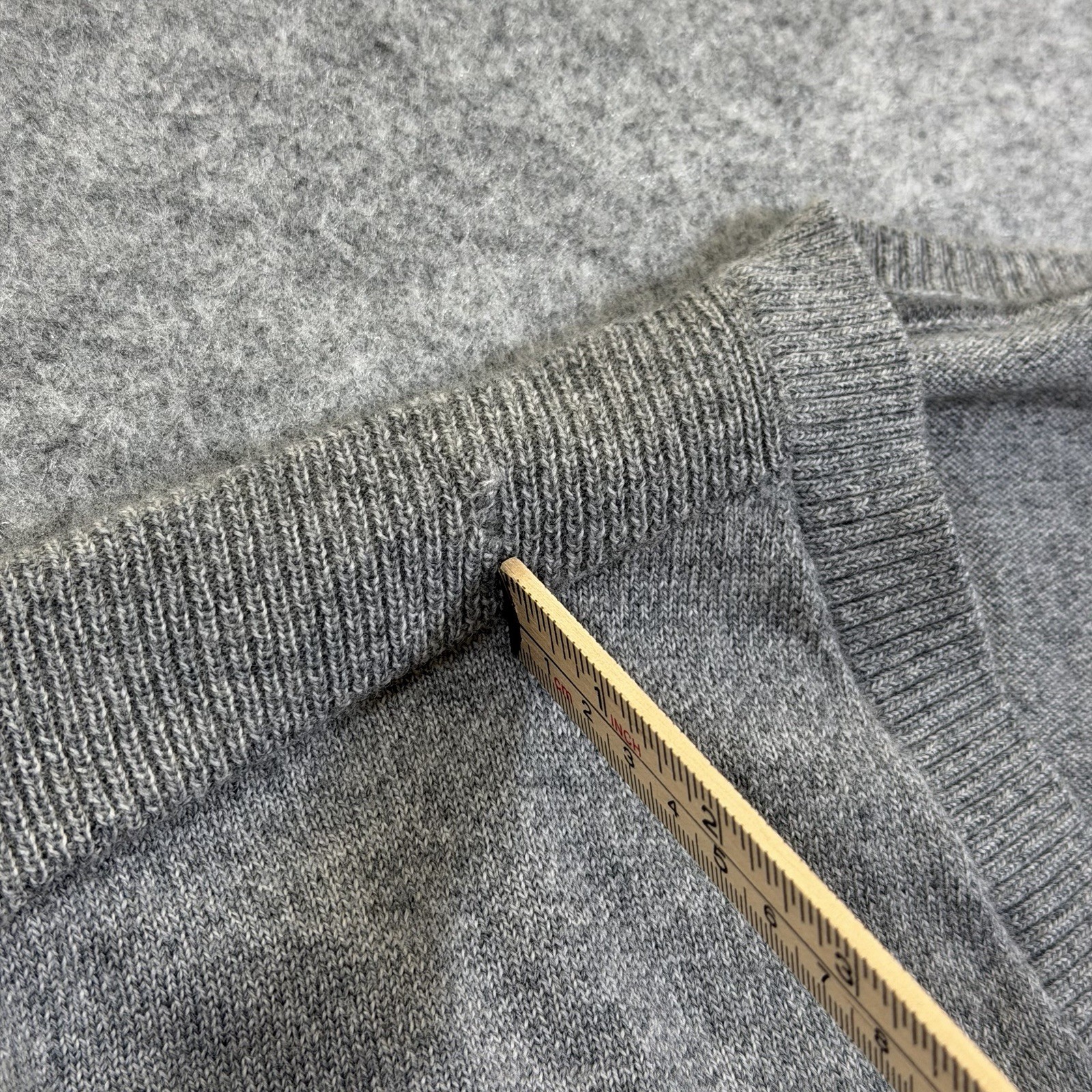 Banana Republic Merino Wool Sweater Mens L Light Gray V Neck Soft Knit Preppy thumbnail 5