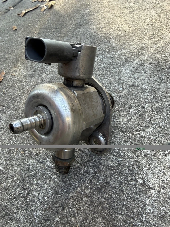 2009-2012 VW cc gti golf eos tt jetta 2.0 engine high pressure fuel pump NEW - Image 2 of 4