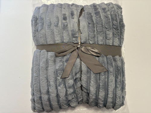 Sherpa Throw Blanket. Gray Silver. 50" x 60". BRAND NEW. ULTA. Super Plush