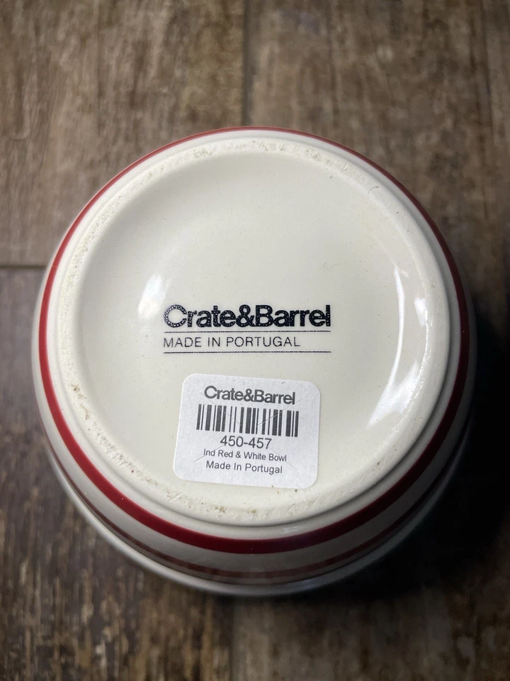 Tigela listrada vermelha e branca feita em Portugal com 4,5 pol. de diâmetro - Imagem 3 de 3