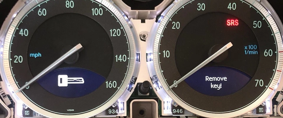 Комплект приборной панели с жидкокристаллическим дисплеем для Mercedes R230 серии SL 2005-2008 годов выпуска - Изображение 3 из 4