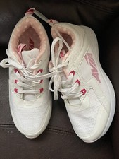 AVIA GIRLS SNEAKERS SZ 4 NEW WITHOUT BOX