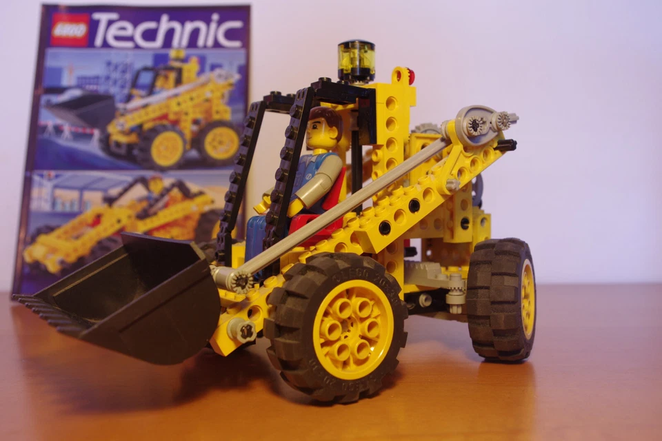 LEGO Technic 8235 Front End Loader, foto 1 di 5
