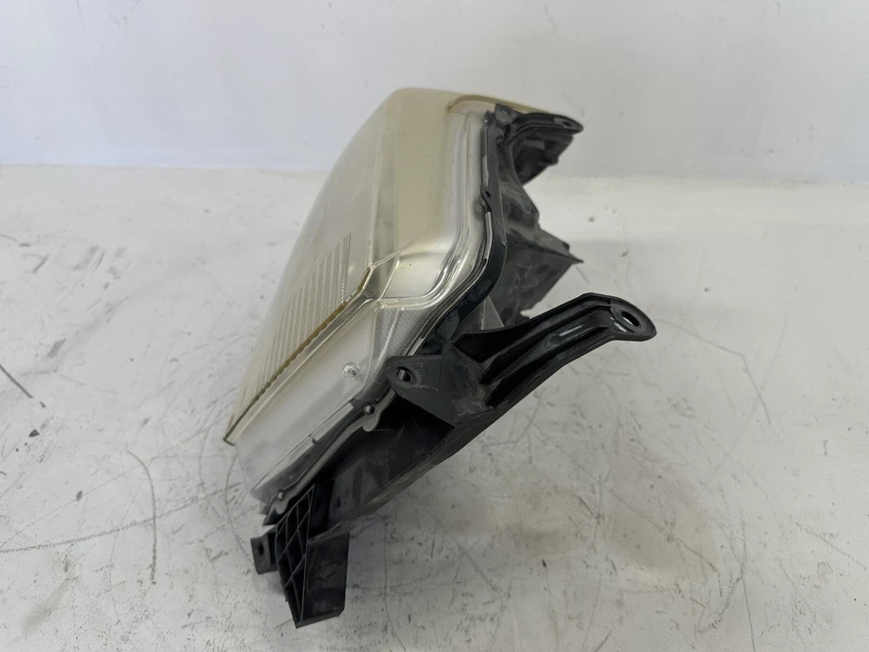 Faro pasajero derecho derecho dañado Toyota Tundra 2014-2017 81110-0C101 OEM Foto 2 de 4